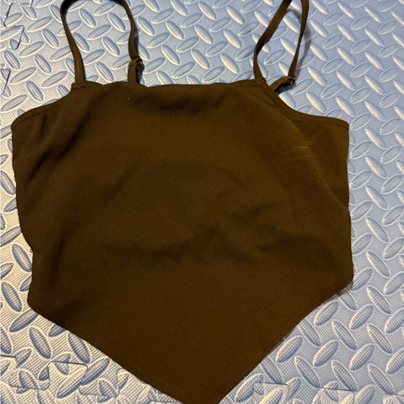 Red Hip Hop Cargo Pants and Black Tops - Picture 6 of 10